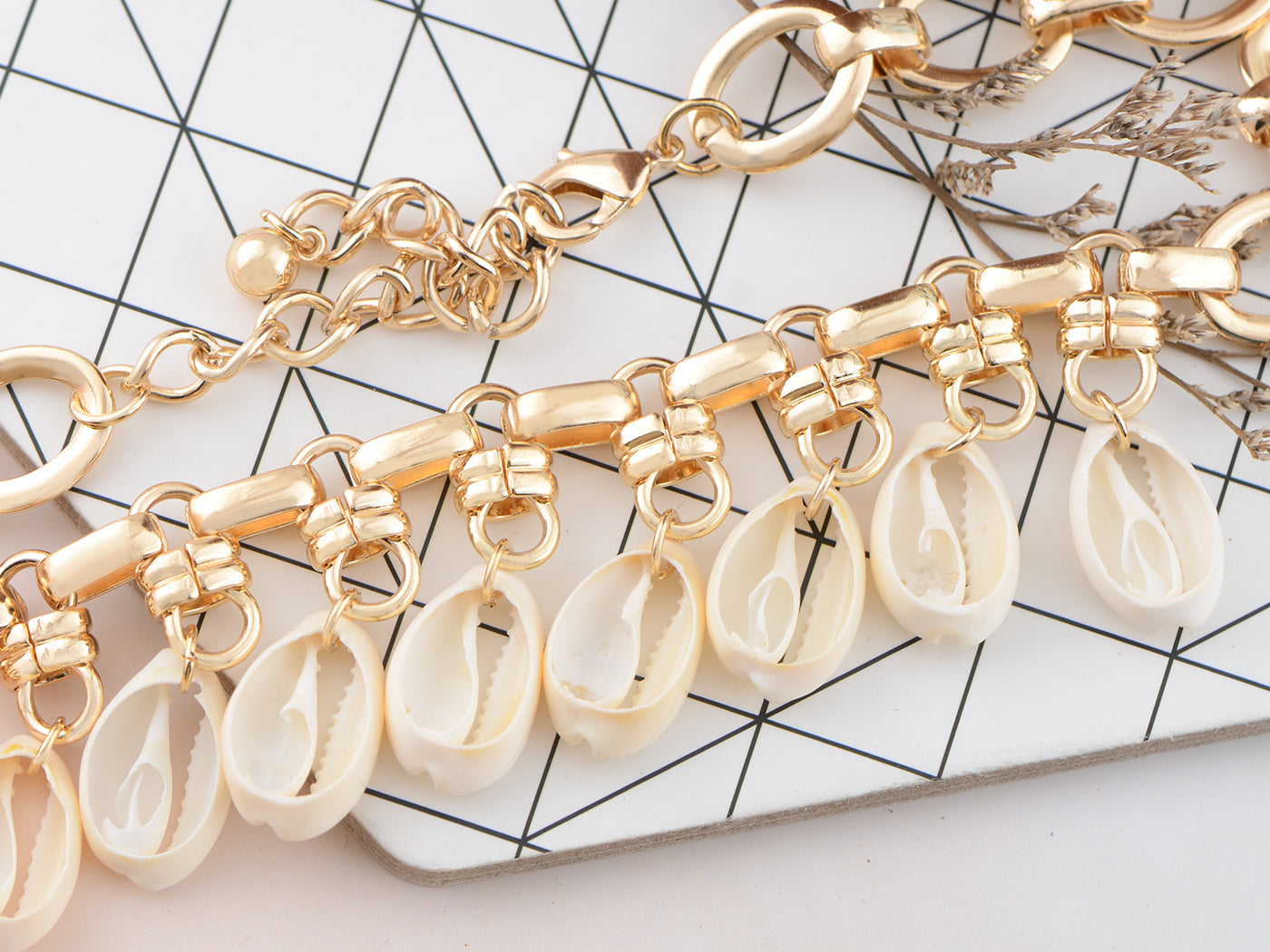 Gold D Chain Dangling White Shells Choker Beach Necklace