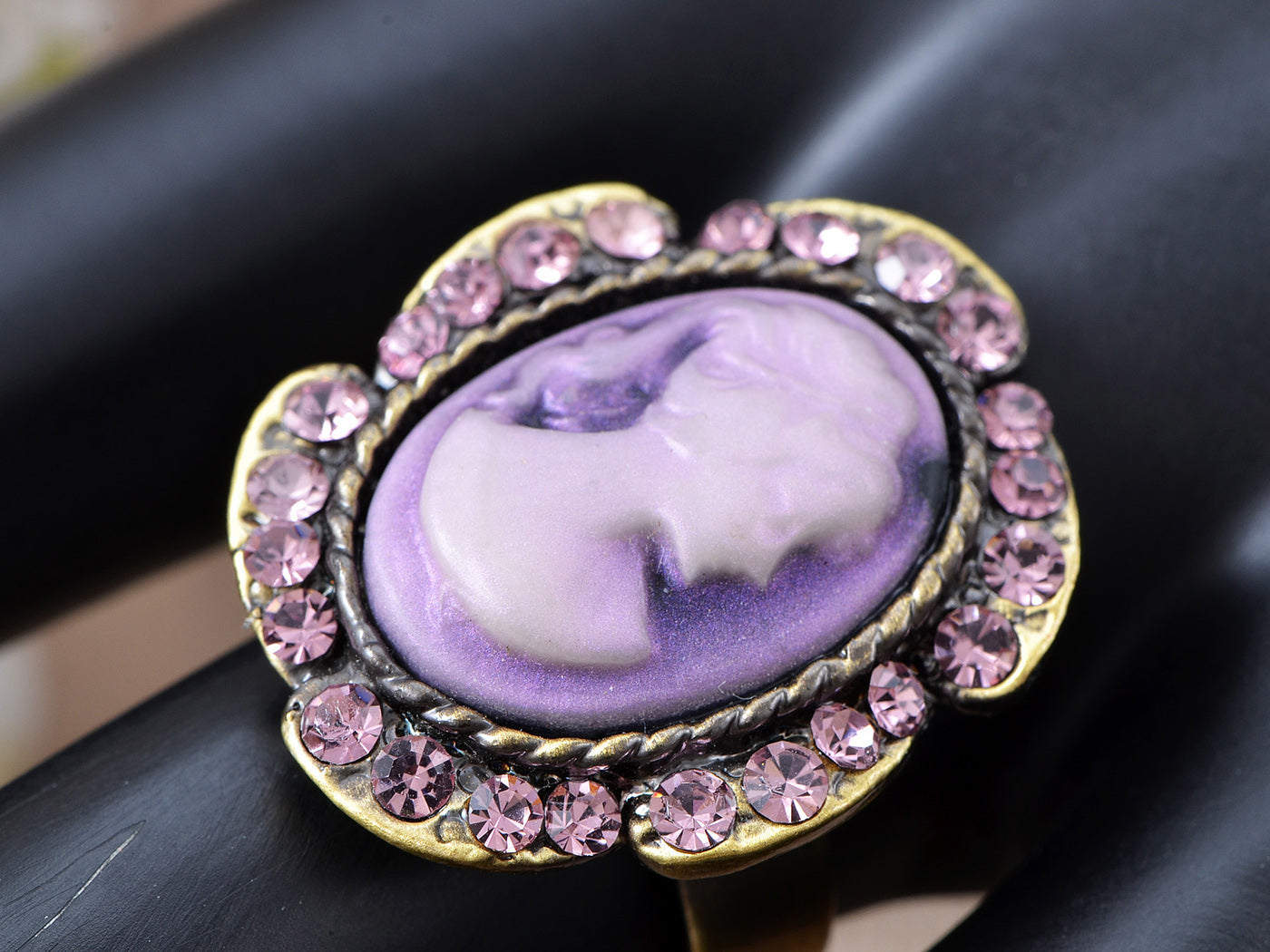 Cameo Light Floral Shaped Amethyst Ring