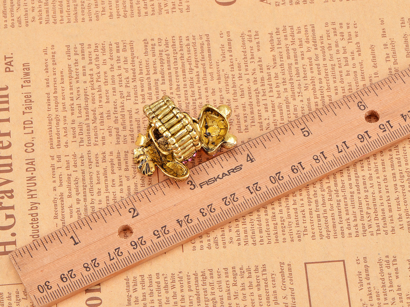 Antique Pink Curious Frog Toad Ring