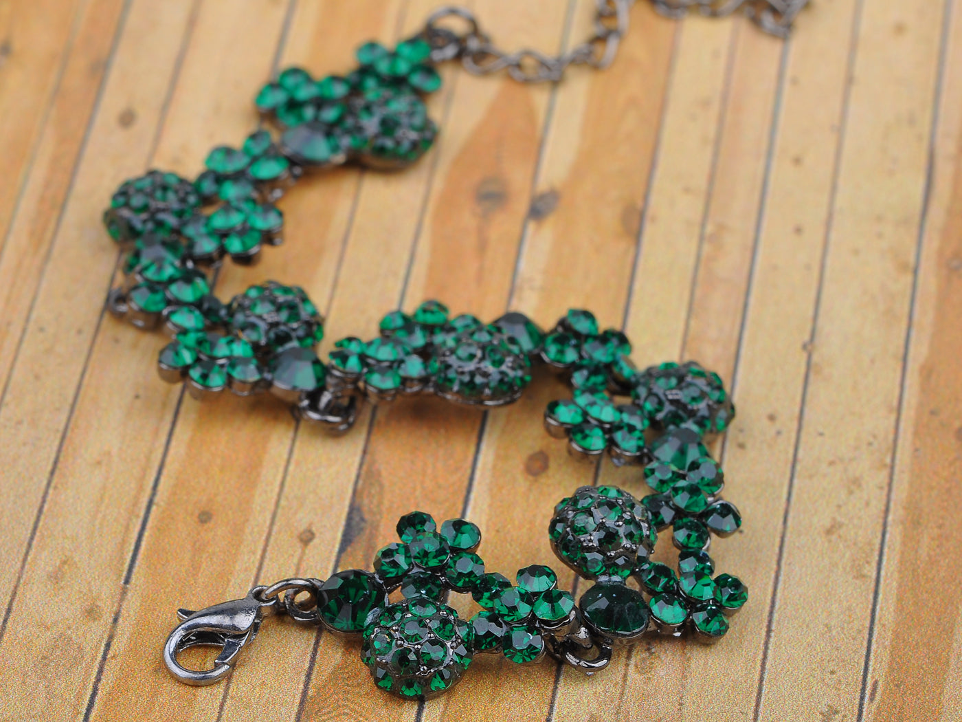 Woman Emerald Green Gem Flower Cluster Bracelet