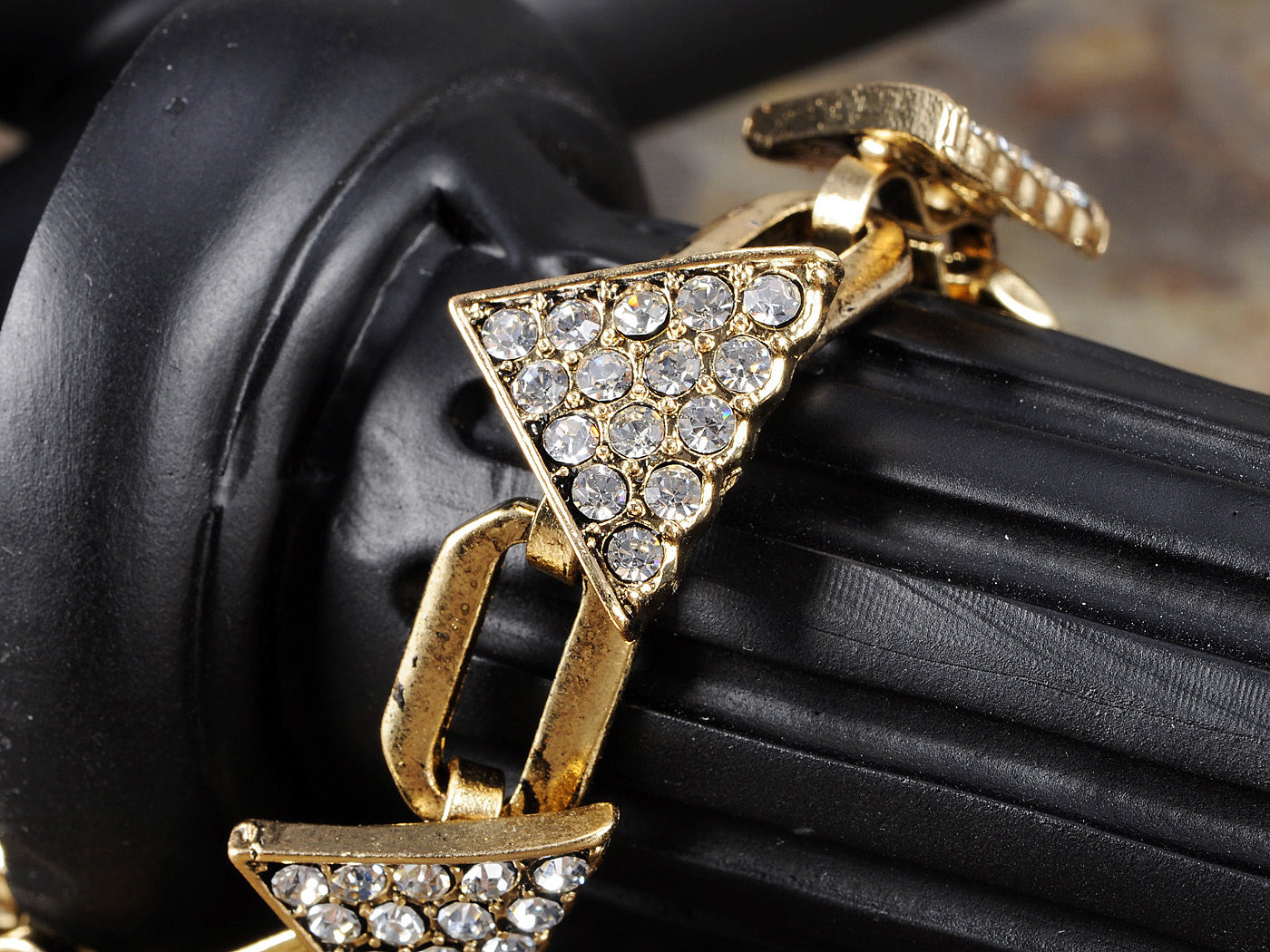 Retro Triangle Embellished Linked Pendant Chain Bracelet