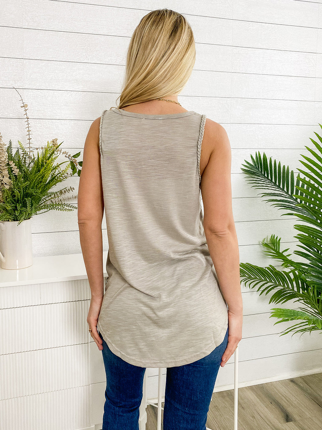 Athletic Wear Sleeveless Tank Top with Braid Details